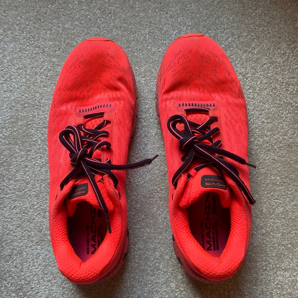 Under Armour HOVR Machina mens size 8/womens 9.5